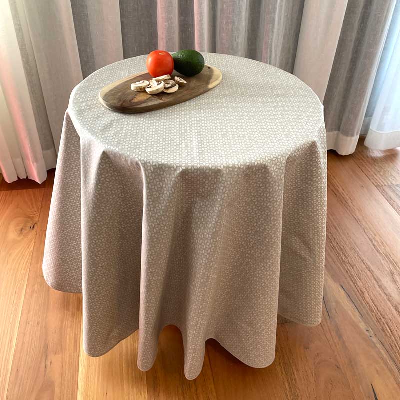 Latte Leaf Round Tablecloth