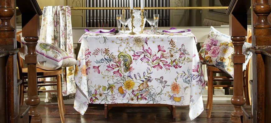 Long Tablelcoth Overhang