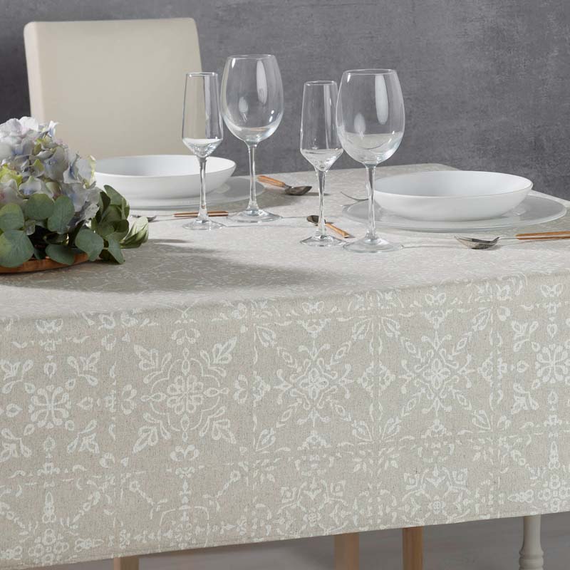 Mariella stain resistant tablecloth