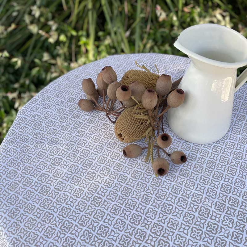 Rodas Gold Round Tablecloth Top