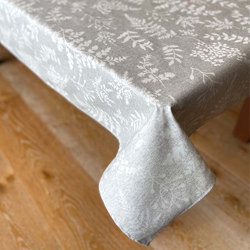 Vera stain resistant tablecloth corner